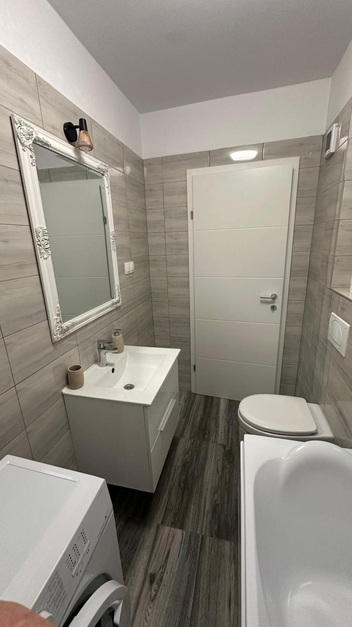 Rbc Augustin Presecan With Parking Apartament *